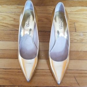 MICHAEL MICHAEL Kors Gold Pumps
